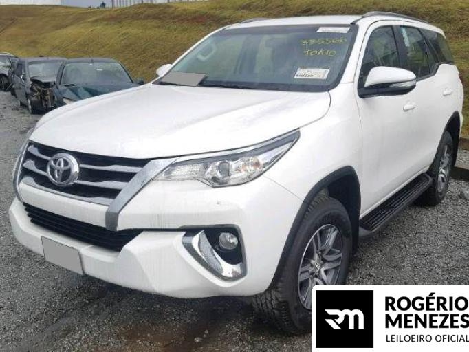 TOYOTA HILUX SW4 16/17