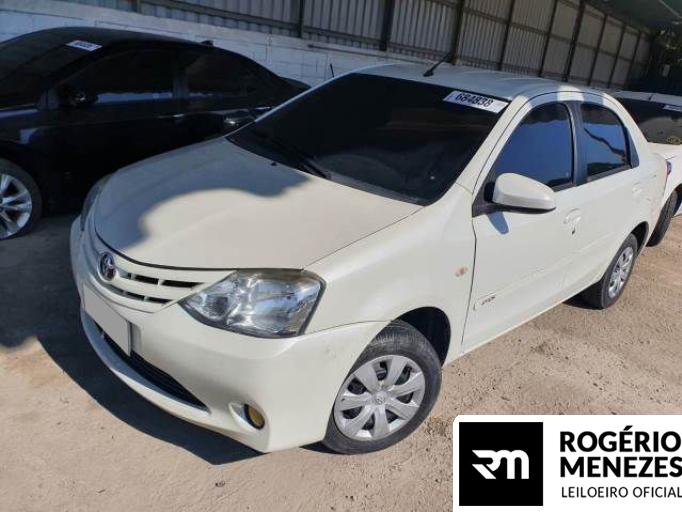 TOYOTA ETIOS SEDAN 15/15