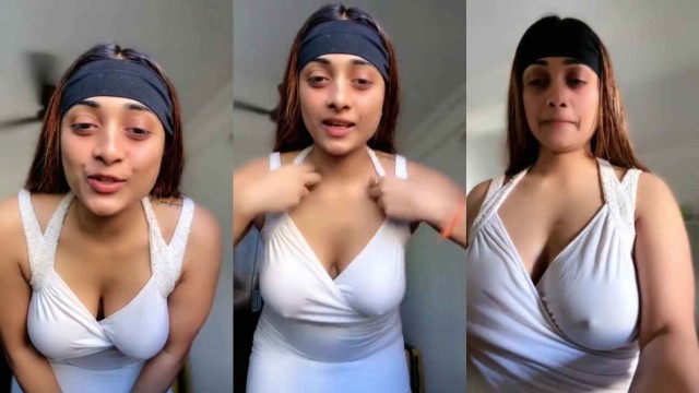 Famous Model Satarupa Pyne aka Nefertiti Nipple Pokies in Almost See Through Top
